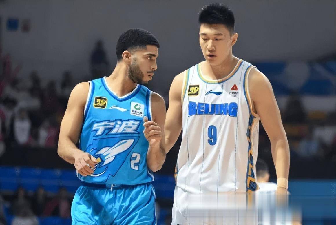 包含北京首钢发布备战花絮；转会期临场应变；欧篮联任务艰巨；阵容厚度经受考验的词条