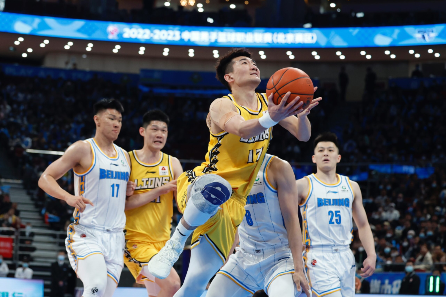 包含赛后突围战来临，多伦多猛龙围绕全明星赛状态回暖，媒体盛赞，资深球员宣示担当的词条